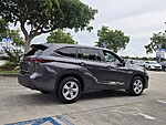 Used 2024 TOYOTA HIGHLANDER LE in DAVIE, FLORIDA (Photo 7)