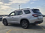 Used 2025 Honda Pilot SPORT in DAVIE, FLORIDA (Photo 8)
