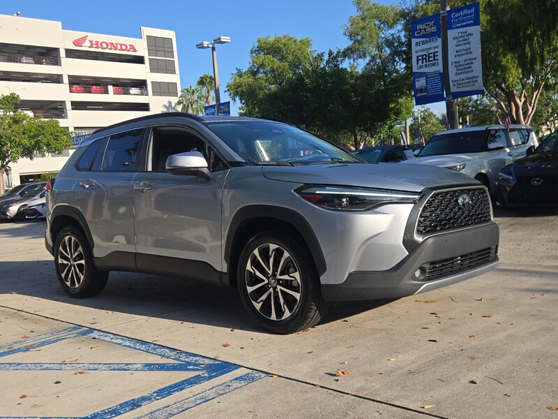 Used 2023 TOYOTA COROLLA CROSS XLE in DAVIE, FLORIDA