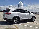 Used 2017 KIA SORENTO LX in DAVIE, FLORIDA (Photo 6)