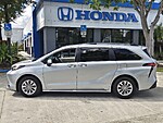 Used 2022 TOYOTA SIENNA XLE in DAVIE, FLORIDA (Photo 5)