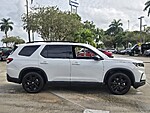 Used 2025 Honda Pilot BLACK EDITION in DAVIE, FLORIDA (Photo 3)