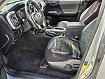 Used 2017 TOYOTA TACOMA SR5 in DAVIE, FLORIDA (Photo 11)