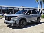 Used 2025 Honda Pilot TRAILSPORT in DAVIE, FLORIDA (Photo 8)