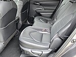 Used 2021 TOYOTA HIGHLANDER XLE FWD in DAVIE, FLORIDA (Photo 11)