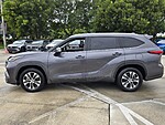 Used 2021 TOYOTA HIGHLANDER XLE FWD in DAVIE, FLORIDA (Photo 2)