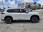 Used 2025 NISSAN ROGUE FWD PLATINUM in DAVIE, FLORIDA (Photo 3)