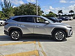 Used 2025 HYUNDAI TUCSON SEL FWD in DAVIE, FLORIDA (Photo 3)