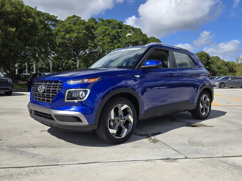 Used 2023 HYUNDAI VENUE LIMITED IVT in DAVIE, FLORIDA