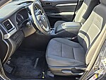 Used 2018 TOYOTA HIGHLANDER LE V6 AWD in DAVIE, FLORIDA (Photo 10)