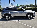 Used 2025 HYUNDAI TUCSON SEL CONVENIENCE FWD in DAVIE, FLORIDA (Photo 5)