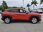 Used 2024 HYUNDAI KONA SE FWD in DAVIE, FLORIDA (Photo 4)