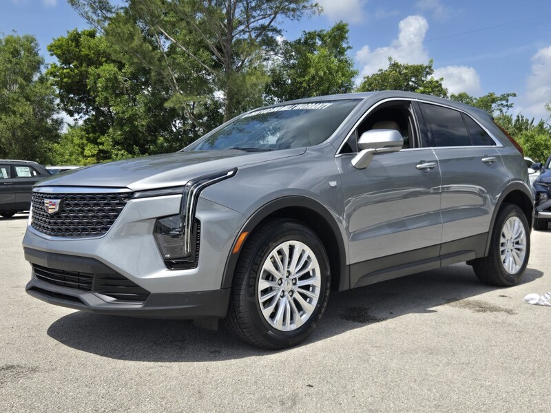 Used 2024 CADILLAC XT4 FWD 4DR LUXURY in DAVIE, FLORIDA