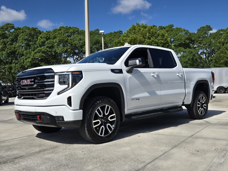 Used 2025 GMC SIERRA 1500 4WD CREW CAB 147