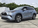 Used 2022 TOYOTA HIGHLANDER XLE FWD in DAVIE, FLORIDA (Photo 1)