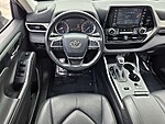 Used 2022 TOYOTA HIGHLANDER XLE FWD in DAVIE, FLORIDA (Photo 11)