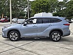Used 2022 TOYOTA HIGHLANDER XLE FWD in DAVIE, FLORIDA (Photo 3)