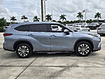 Used 2022 TOYOTA HIGHLANDER XLE FWD in DAVIE, FLORIDA (Photo 7)