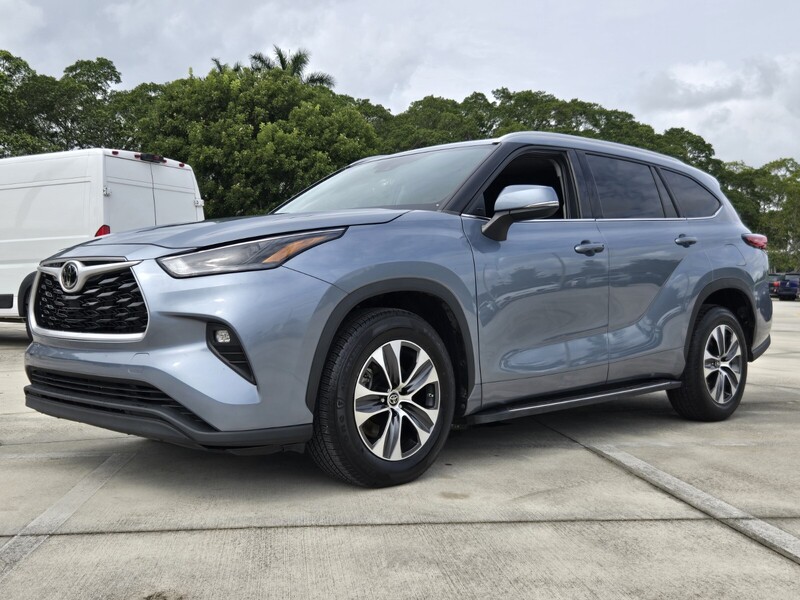 Used 2022 TOYOTA HIGHLANDER XLE FWD in DAVIE, FLORIDA