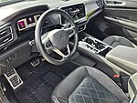 Used 2024 Volkswagen Atlas Cross Sport 2.0T SEL PREMIUM R-LINE 4MOTION in DAVIE, FLORIDA (Photo 11)