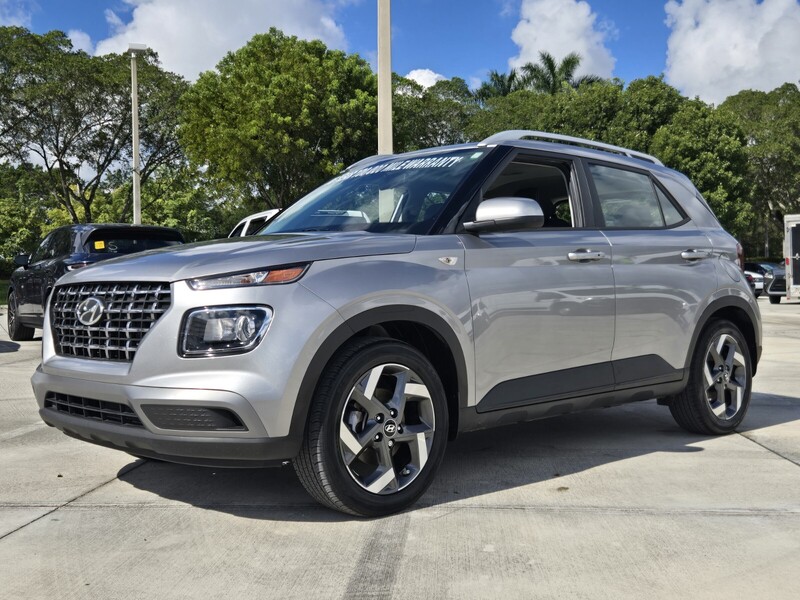 Used 2024 HYUNDAI VENUE SEL IVT in DAVIE, FLORIDA