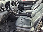 Used 2020 TOYOTA HIGHLANDER XLE in PLANTATION, FLORIDA (Photo 9)
