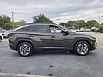 Used 2025 HYUNDAI TUCSON SEL in PLANTATION, FLORIDA (Photo 4)