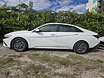 Used 2024 HYUNDAI ELANTRA SEL in PLANTATION, FLORIDA (Photo 3)
