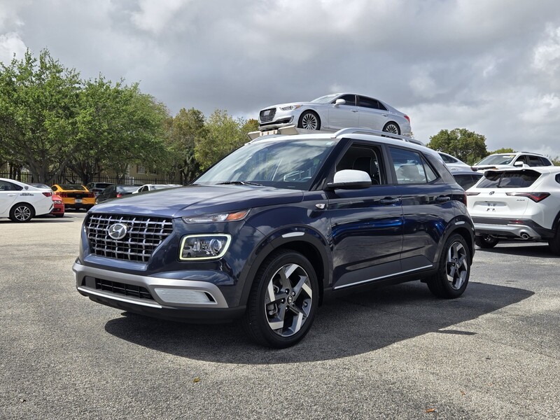 Used 2023 HYUNDAI VENUE LIMITED in PLANTATION, FLORIDA