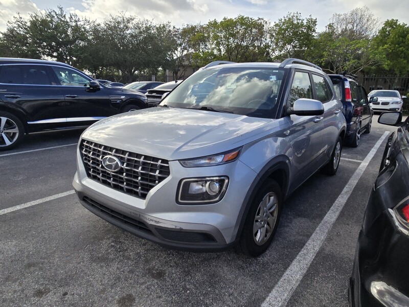Used 2020 HYUNDAI VENUE SEL in PLANTATION, FLORIDA