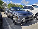Used 2025 HYUNDAI KONA SEL CONVENIENCE in PLANTATION, FLORIDA (Photo 4)