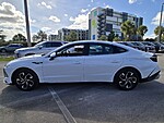Used 2024 HYUNDAI SONATA SEL in PLANTATION, FLORIDA (Photo 3)