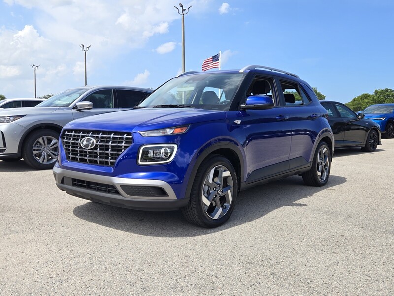 Used 2025 HYUNDAI VENUE LIMITED in PLANTATION, FLORIDA