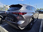 Used 2025 TOYOTA HIGHLANDER XLE in PLANTATION, FLORIDA (Photo 5)