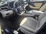 Used 2025 TOYOTA HIGHLANDER XLE in PLANTATION, FLORIDA (Photo 9)