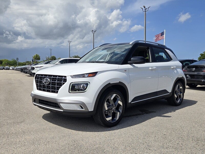 Used 2025 HYUNDAI VENUE LIMITED in PLANTATION, FLORIDA