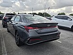 Used 2025 HYUNDAI ELANTRA SEL SPORT in PLANTATION, FLORIDA (Photo 5)