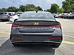 Used 2025 HYUNDAI ELANTRA SEL SPORT in PLANTATION, FLORIDA (Photo 6)