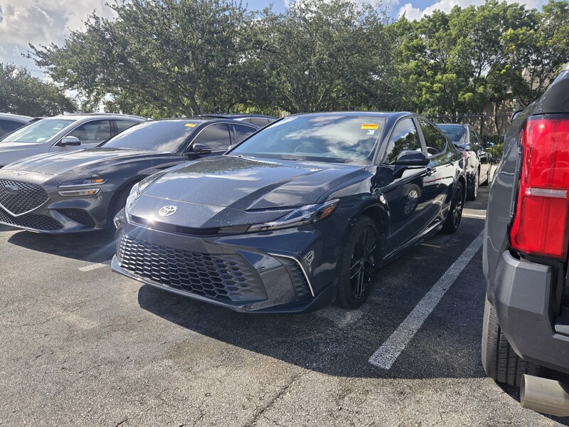 Used 2025 TOYOTA CAMRY SE in PLANTATION, FLORIDA