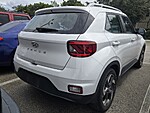 Used 2024 HYUNDAI VENUE SEL in PLANTATION, FLORIDA (Photo 6)