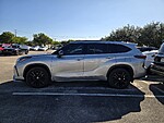Used 2025 TOYOTA HIGHLANDER XSE in PLANTATION, FLORIDA (Photo 5)