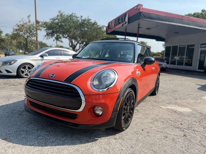 Used 2019 MINI HARDTOP 2 DOOR COOPER in MARGATE, FLORIDA