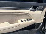Used 2017 HYUNDAI ELANTRA SE in MARGATE, FLORIDA (Photo 9)