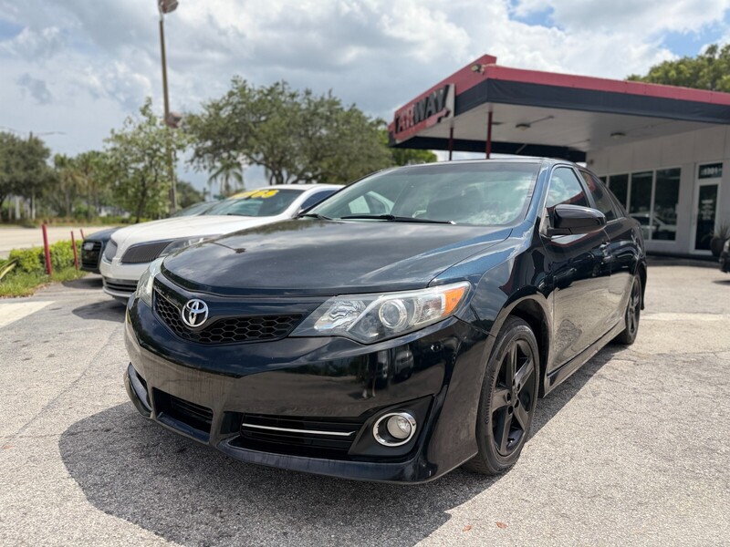 Used 2012 TOYOTA CAMRY SE in MARGATE, FLORIDA