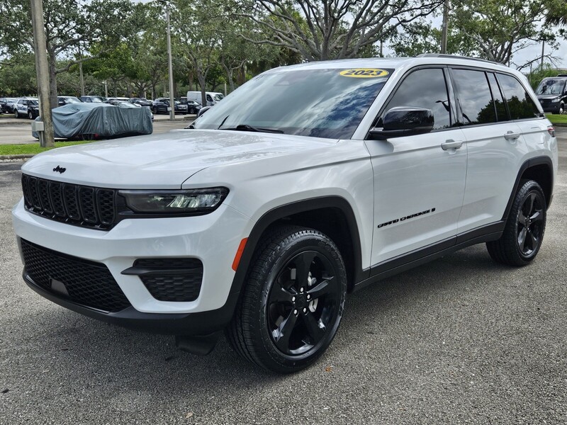 Used 2023 JEEP GRAND CHEROKEE ALTITUDE 4X2 in PEMBROKE PINES, FLORIDA