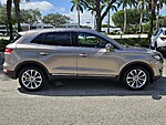 Used 2019 LINCOLN MKC SELECT FWD in PEMBROKE PINES, FLORIDA (Photo 9)