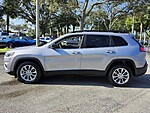 Used 2022 JEEP CHEROKEE LATITUDE LUX FWD in PEMBROKE PINES, FLORIDA (Photo 2)