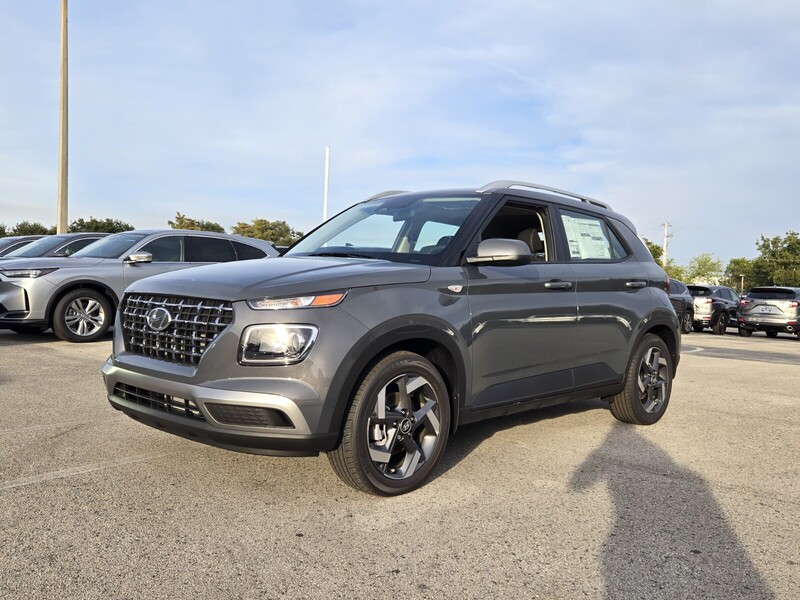 New 2025 HYUNDAI VENUE SEL in PLANTATION, FLORIDA