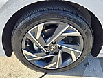 New 2025 HYUNDAI ELANTRA SEL SPORT in PLANTATION, FLORIDA (Photo 5)