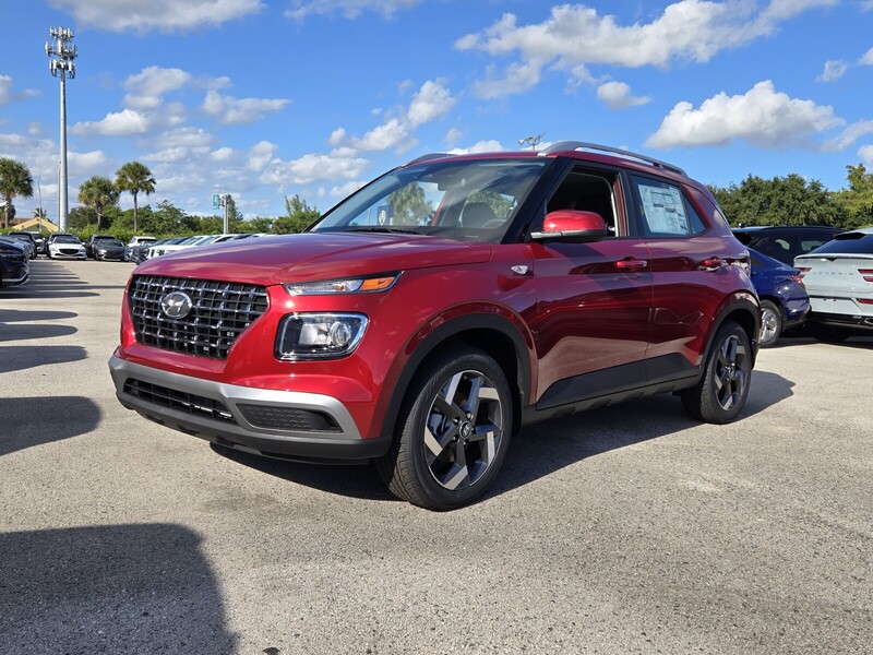 New 2026 HYUNDAI VENUE SEL in PLANTATION, FLORIDA